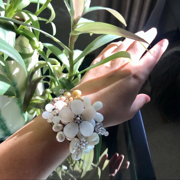 Anthropologie flowers bracelet cuff with pearls - Picture 2 of 12